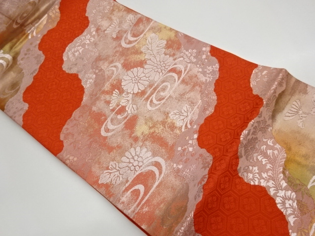 リサイクル　道長取りに秋草・流水模様織出し名古屋帯